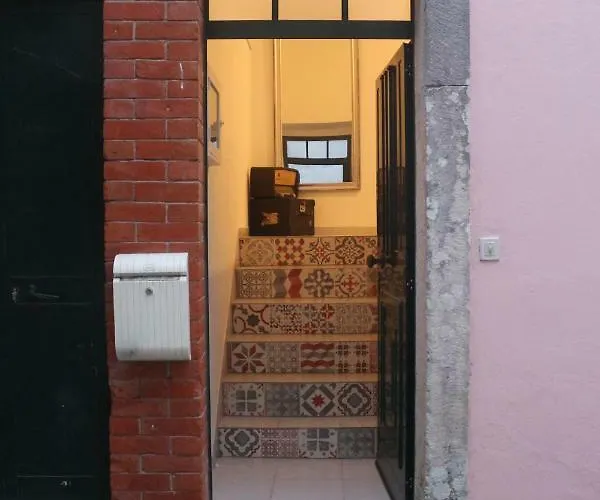 Nooks Sintra Three